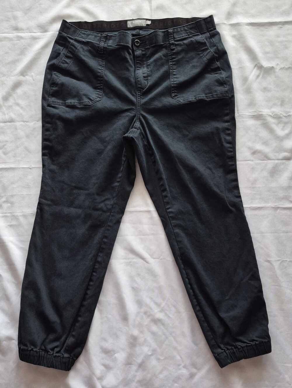 Torrid Black Cropped Pants Jogger Style